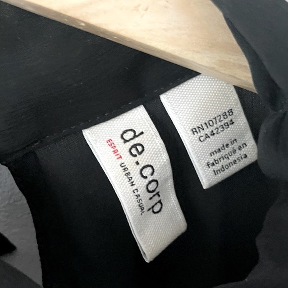 Sheer Black Ruffle Sleeveless Top (Esprit de Corp) with Side Tie and Side Zipper - Picture 5 of 6